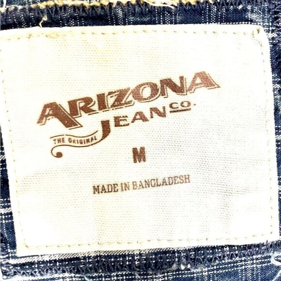 Button up Denim Colored Distressed Short Medium - Picture 5 of 6